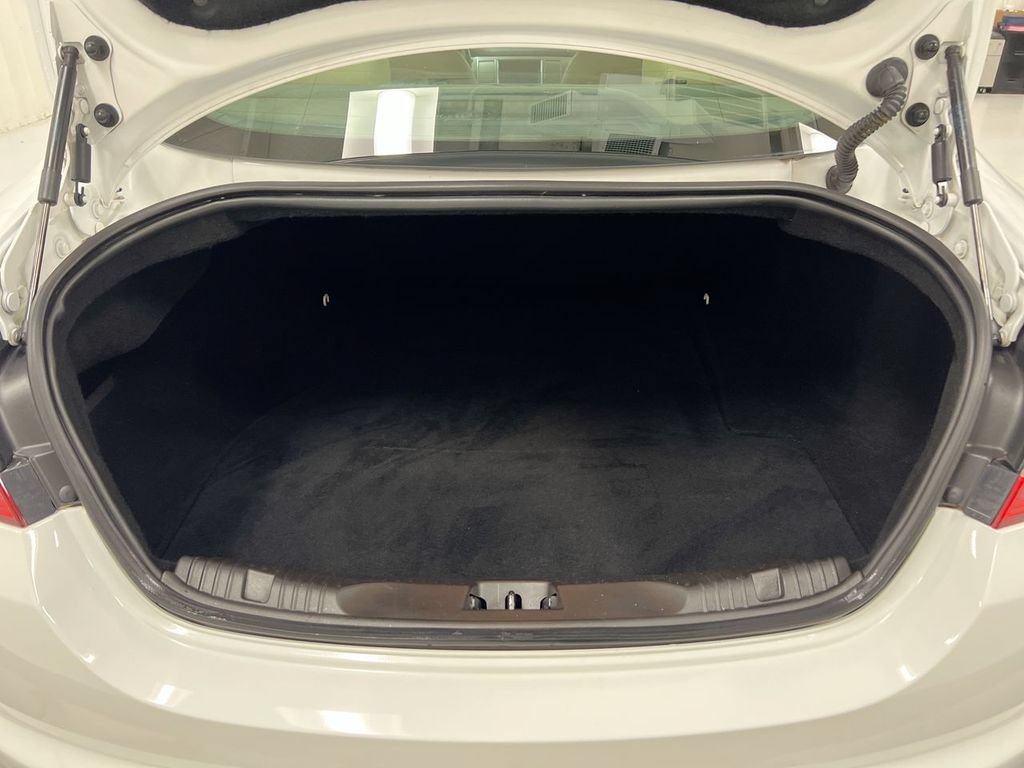 Used 2012 Jaguar XF RWD image 25