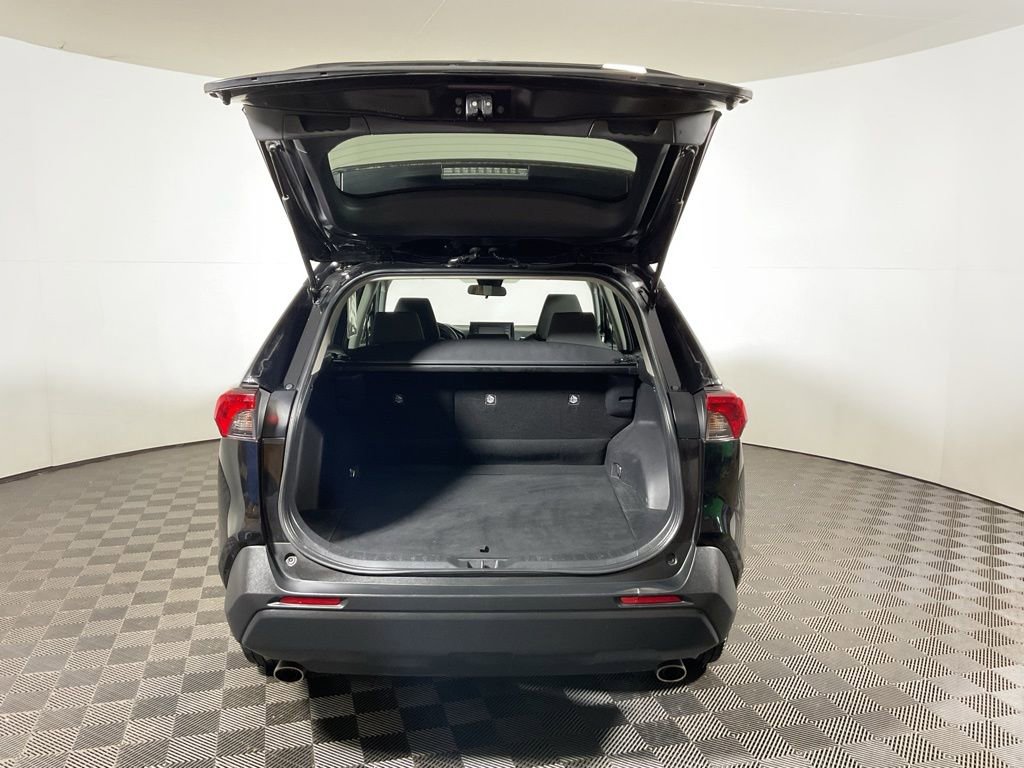 Used 2021 Toyota RAV4 XLE image 12