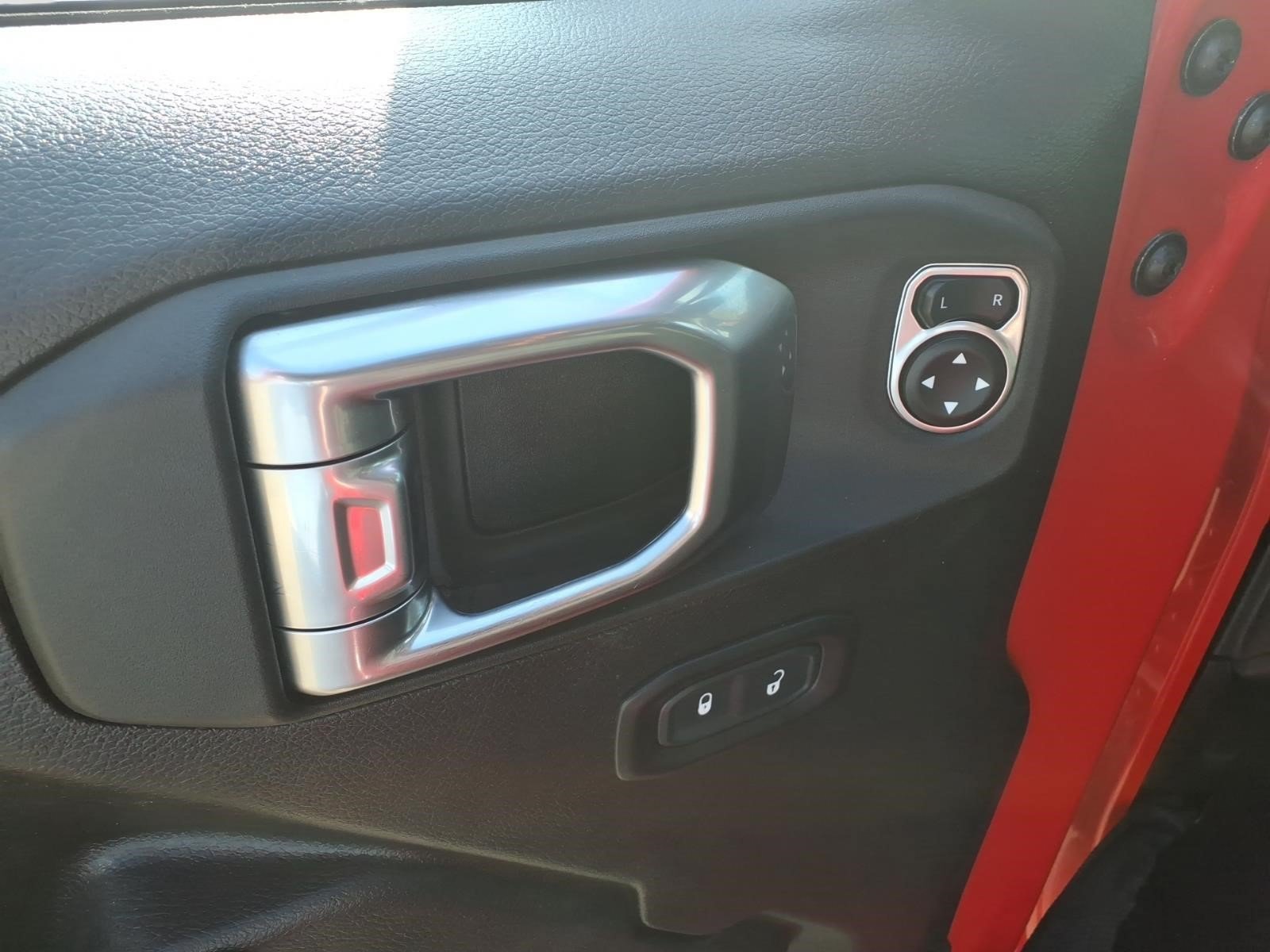 Used 2024 Jeep Wrangler Unlimited AWD/4WD image 16