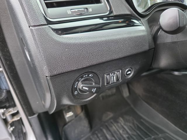 Used 2018 Chrysler 300 S w/ 300S Premium Group image 15