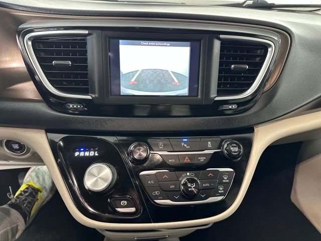 Used 2019 Chrysler Pacifica Touring Plus w/ Tire & Wheel Group image 22