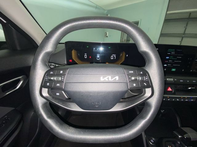 Used 2025 Kia K4 LXS image 14