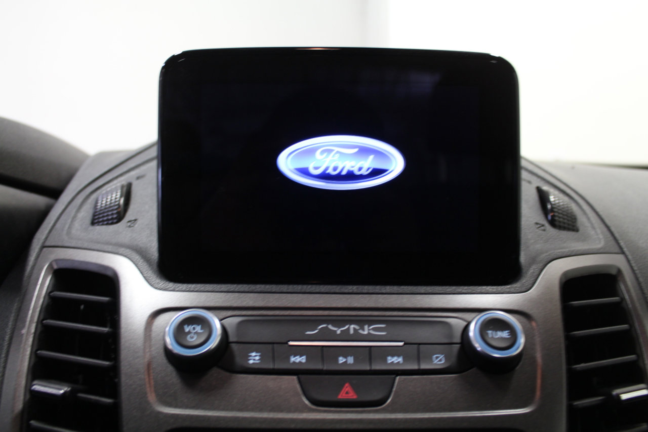 Used 2023 Ford Transit Connect XLT image 12