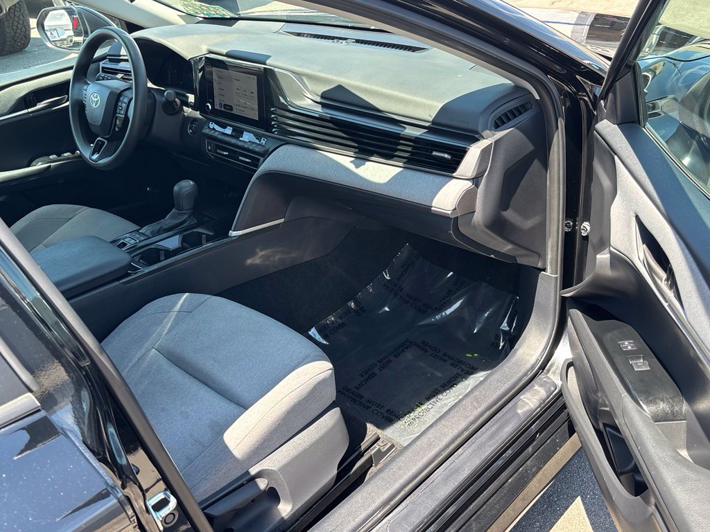 Used 2025 Toyota Camry LE FWD image 23