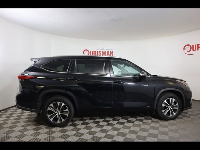 Used 2021 Toyota Highlander XLE image 11