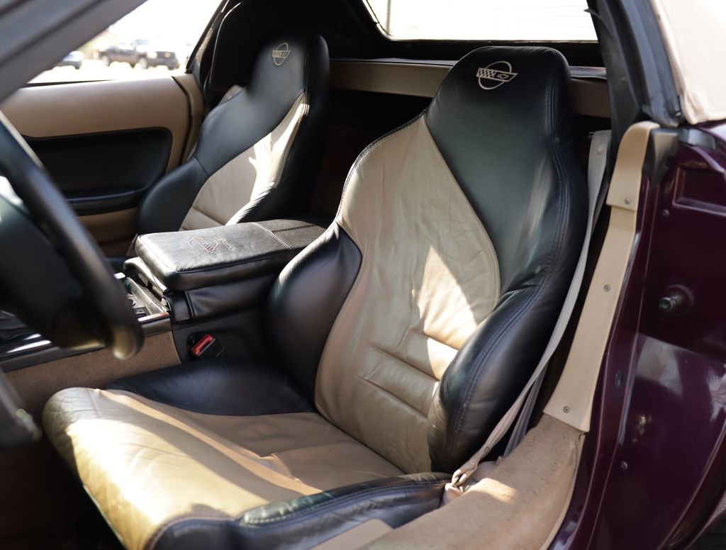 Used 1995 Chevrolet Corvette Convertible image 18