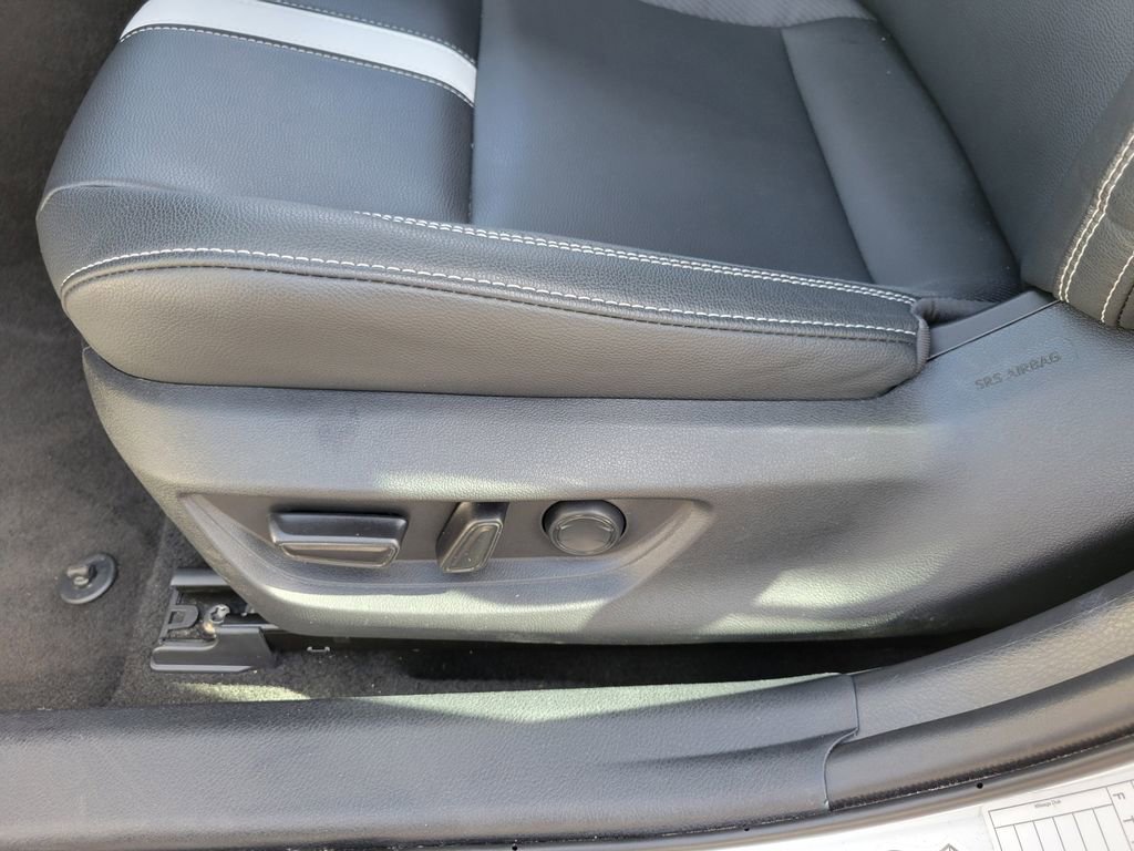 Used 2025 Toyota Camry SE image 14