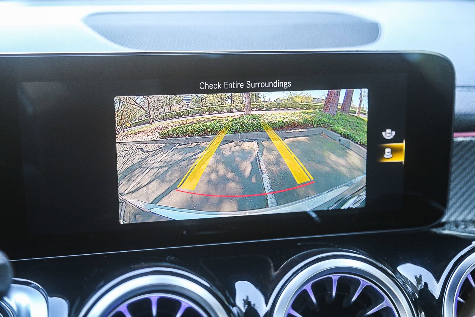 Used 2022 Mercedes-Benz GLB 35 AMG 4MATIC image 21