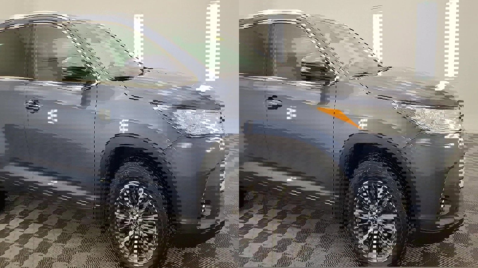 Used 2018 Toyota Highlander XLE image 6