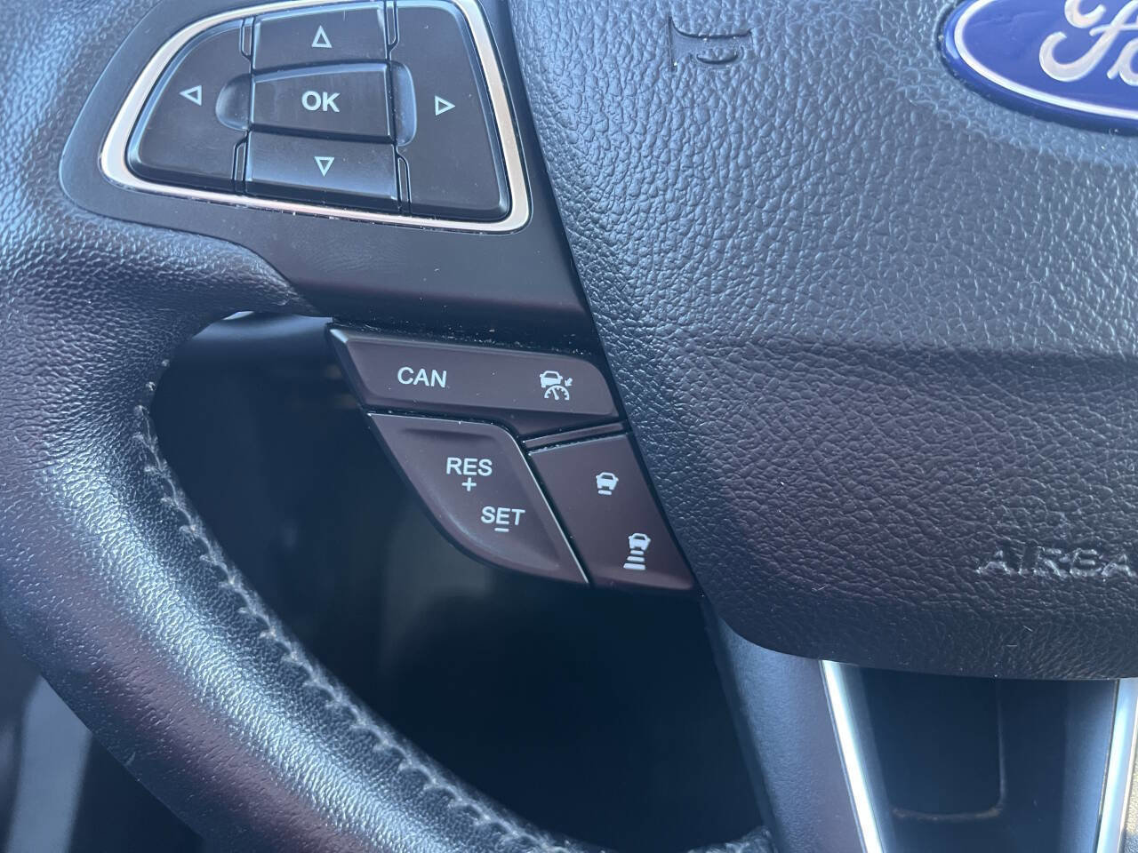 Used 2018 Ford Escape Titanium w/ Ford Safe & Smart Package image 33