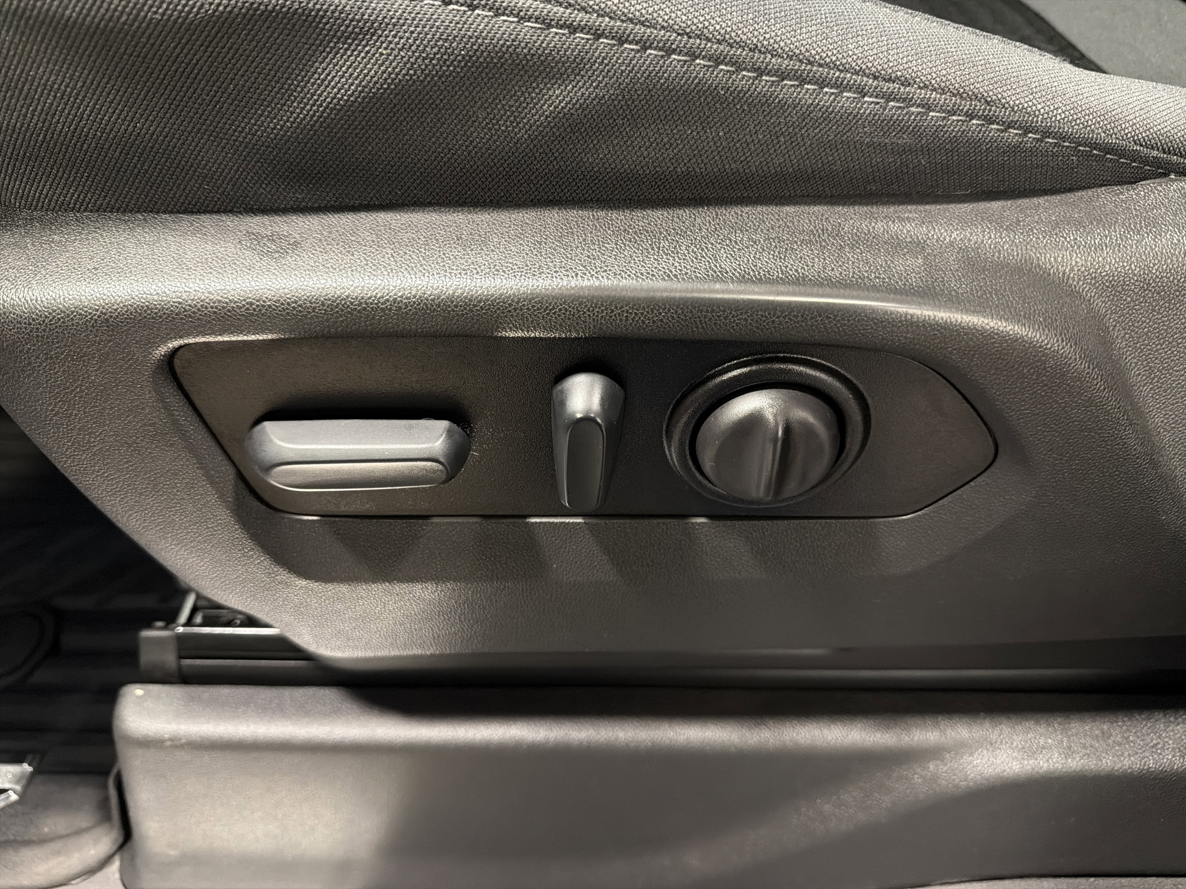 Used 2022 Chevrolet Silverado 1500 RST image 15