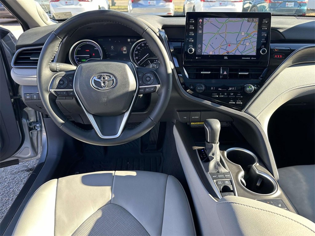 Used 2021 Toyota Camry XLE image 2