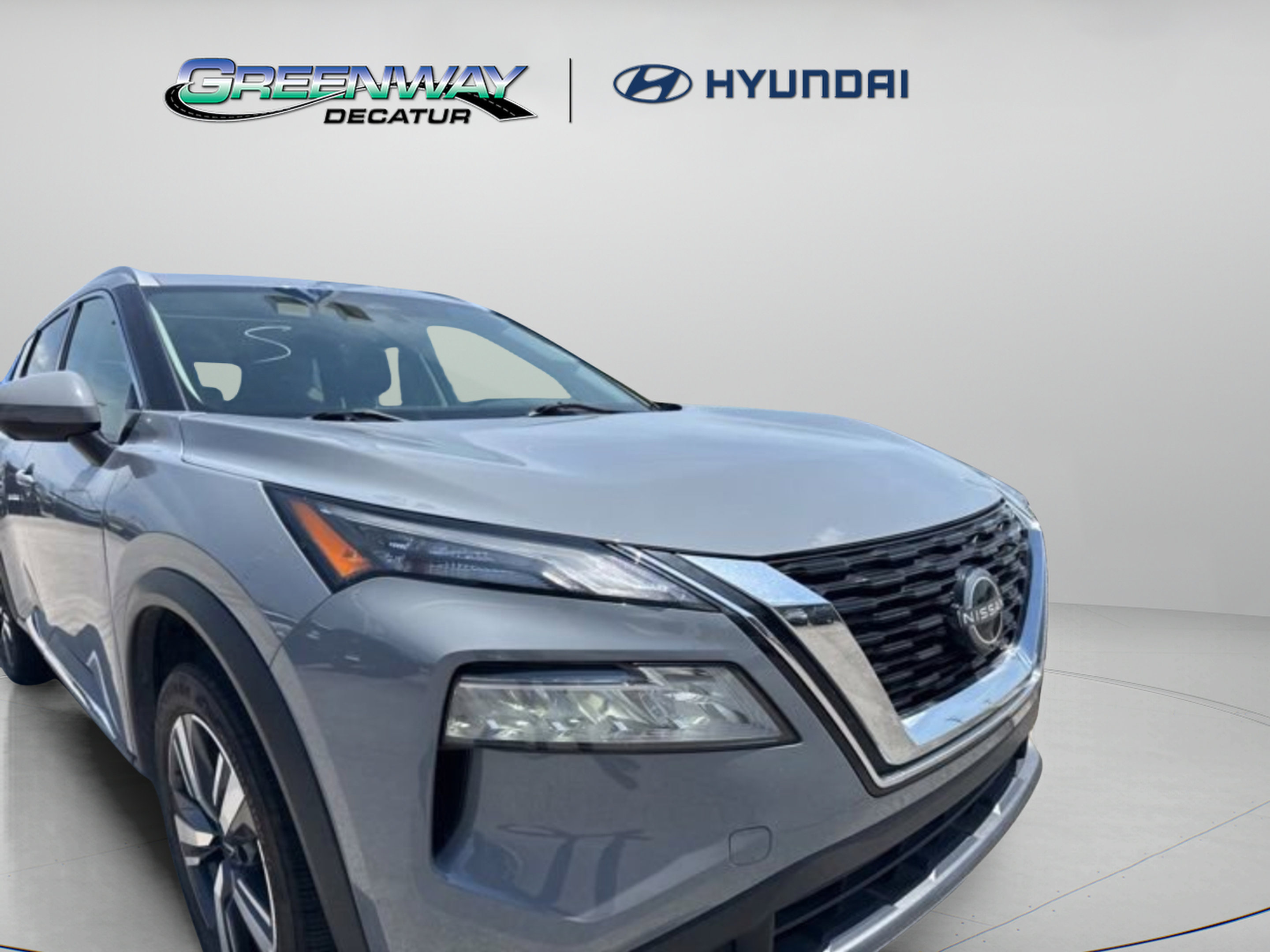 Used 2023 Nissan Rogue SL AWD/4WD image 2