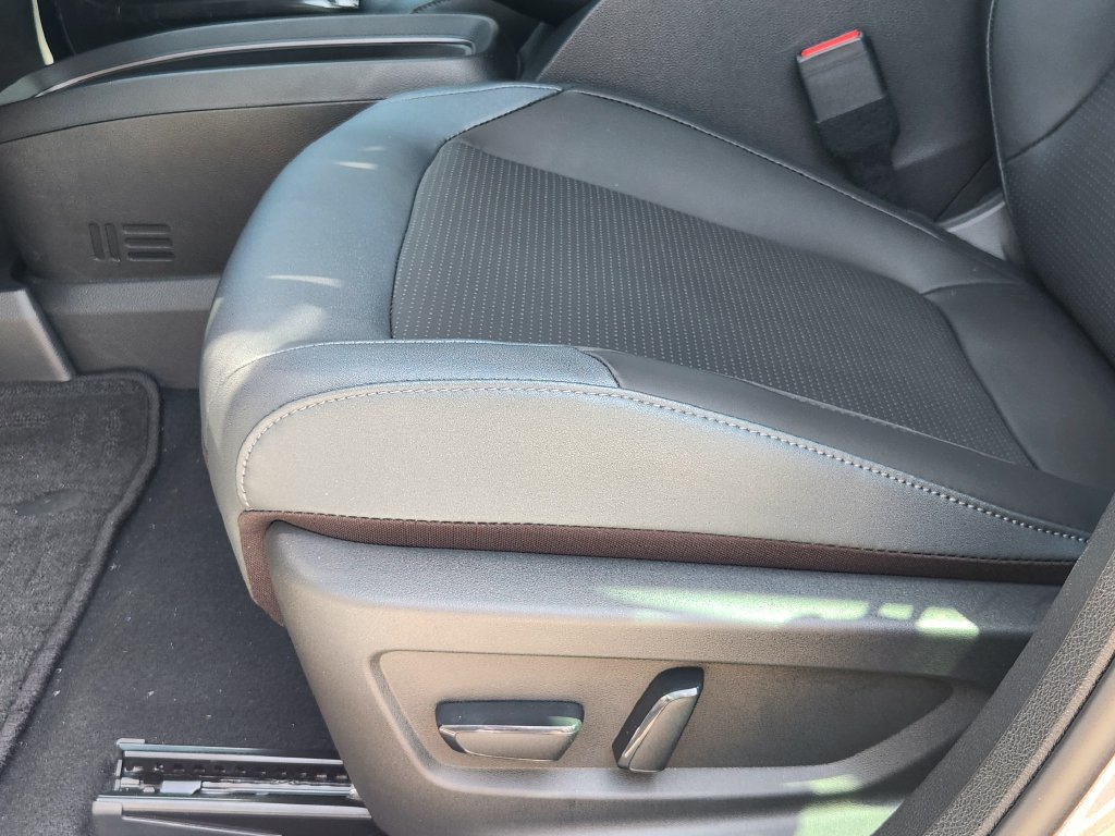 New 2026 Nissan Leaf SV+ w/ Floor Mat Package (SV+) FWD image 24