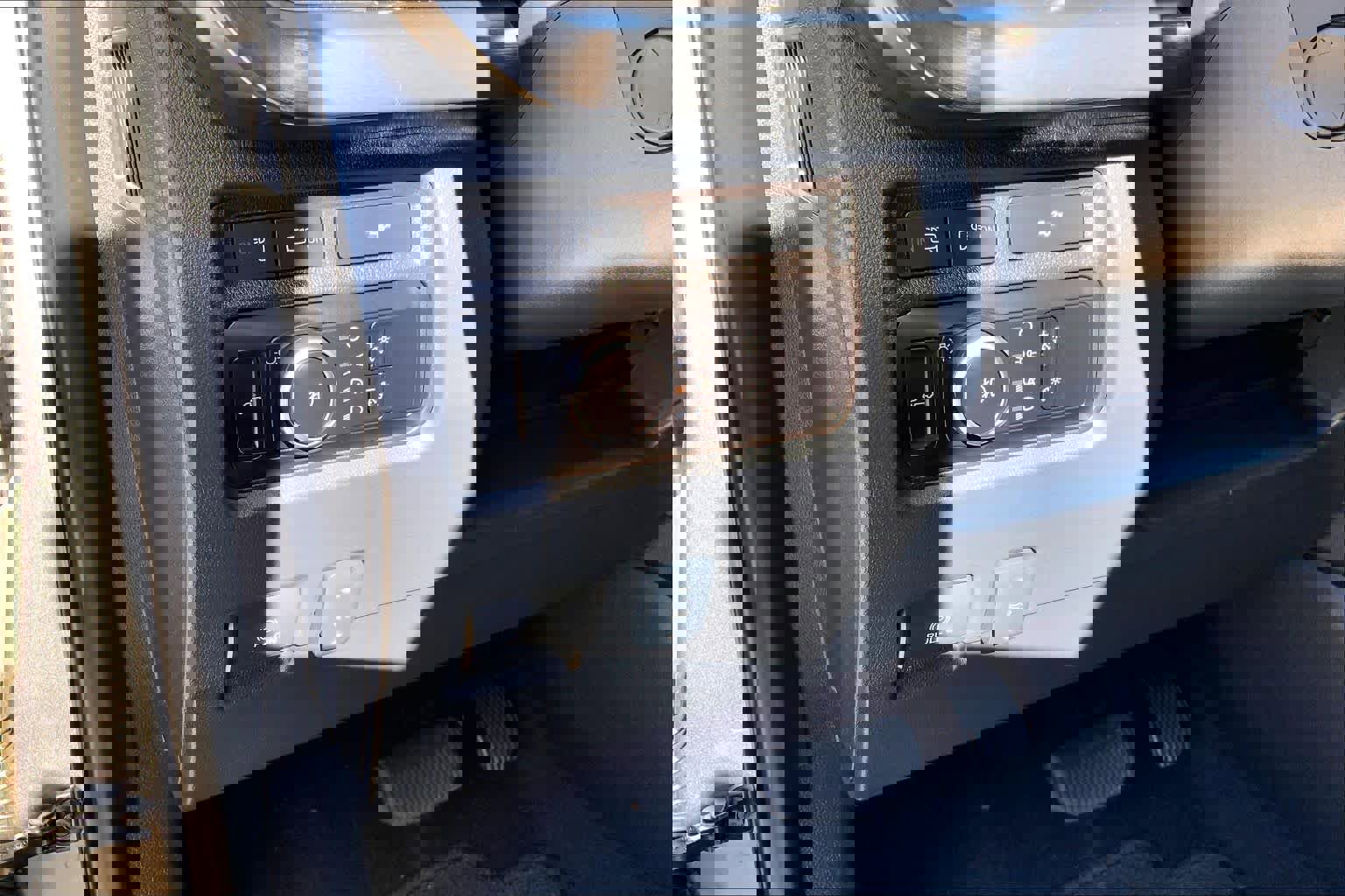 Used 2024 Ford F250 Lariat image 36