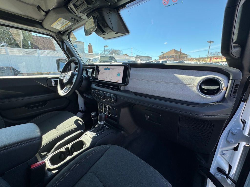 Certified 2025 Jeep Wrangler Unlimited Sahara image 17