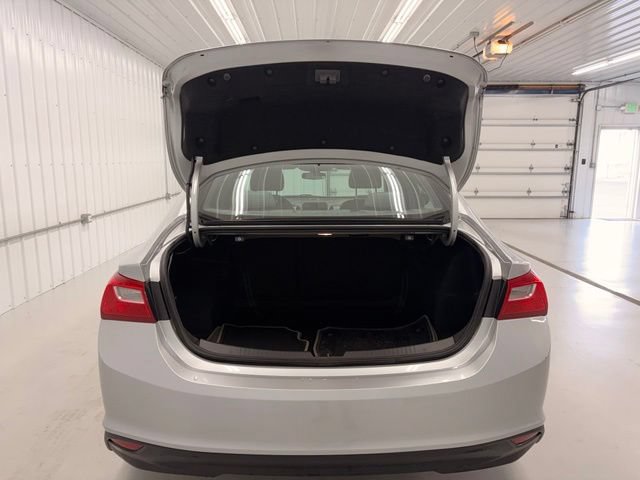 Used 2020 Chevrolet Malibu LS FWD image 5
