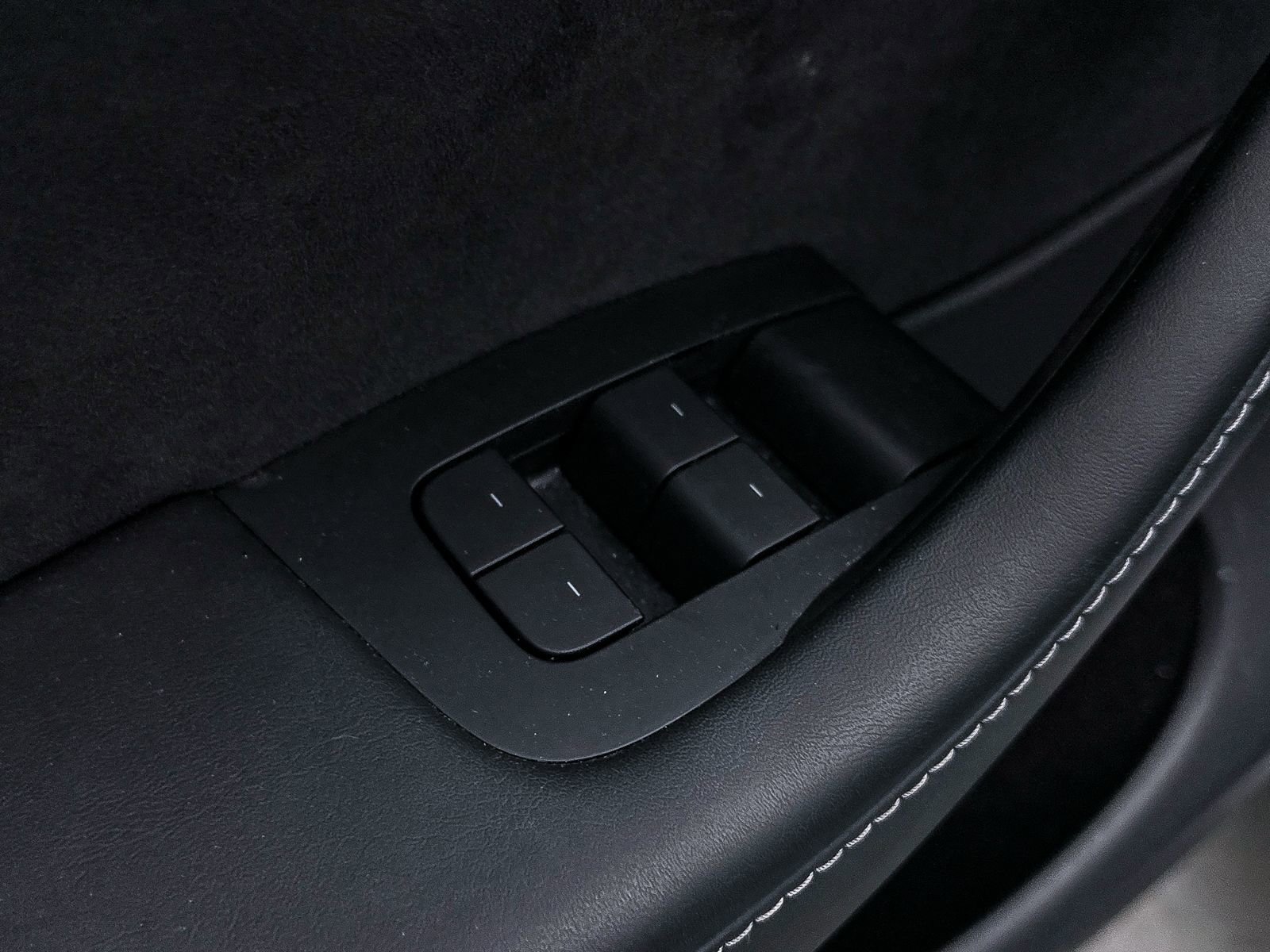 Used 2022 Tesla Model Y Performance AWD/4WD image 17