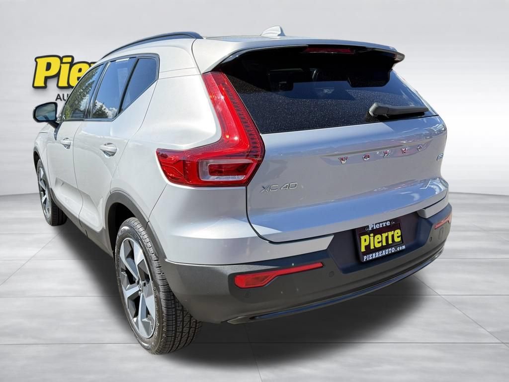 Used 2024 Volvo XC40 B5 Core AWD/4WD image 8
