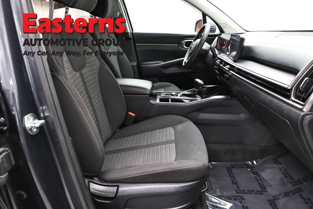 Used 2024 Kia Sorento LX FWD image 24