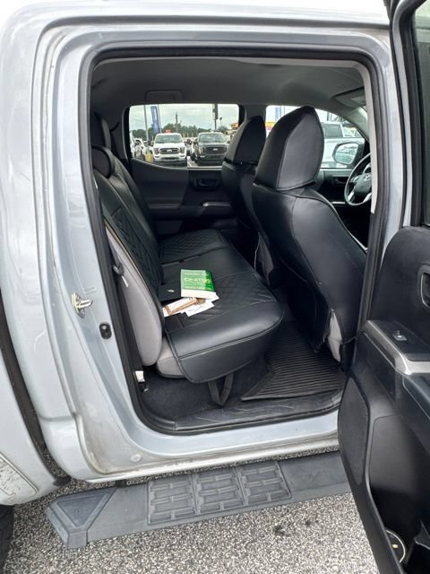 Used 2019 Toyota Tacoma SR5 RWD image 8