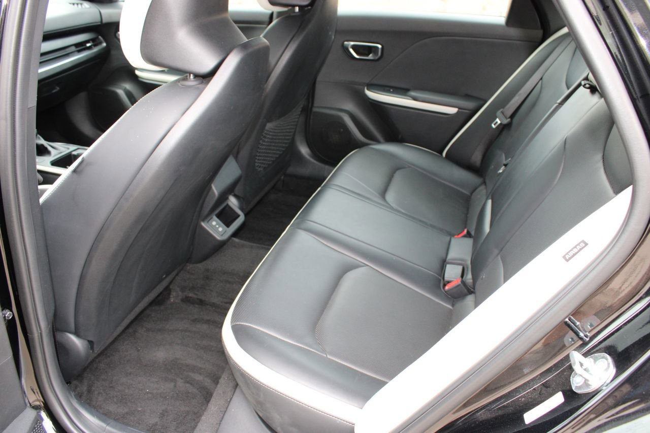 Used 2025 Kia K4 GT-Line w/ GT-Line Premium Package image 6