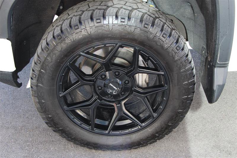 Used 2022 GMC Sierra 1500 AT4X image 16