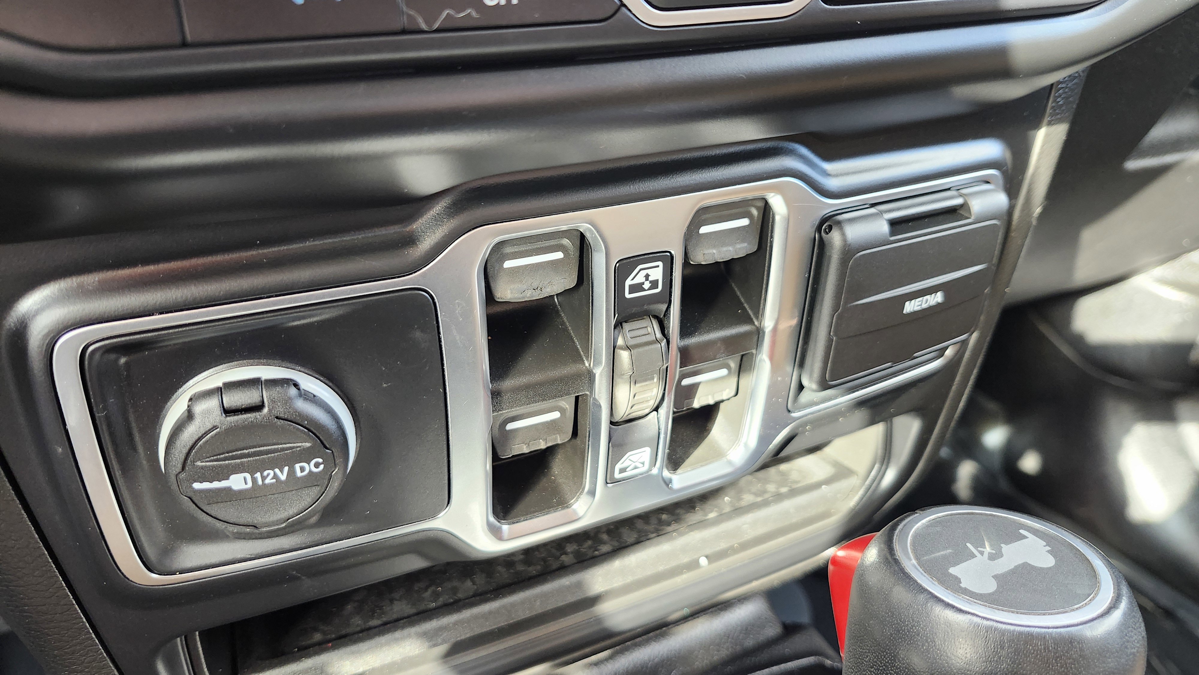 Used 2021 Jeep Wrangler Unlimited Sahara w/ Cold Weather Group image 35