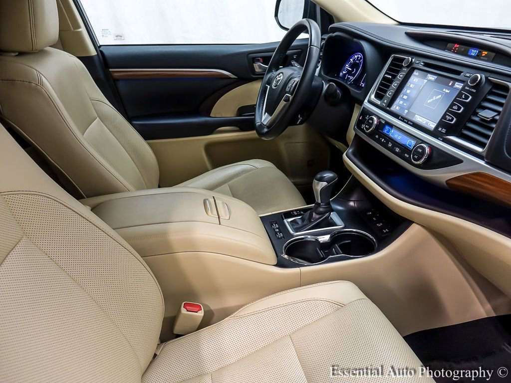Used 2018 Toyota Highlander Limited image 29