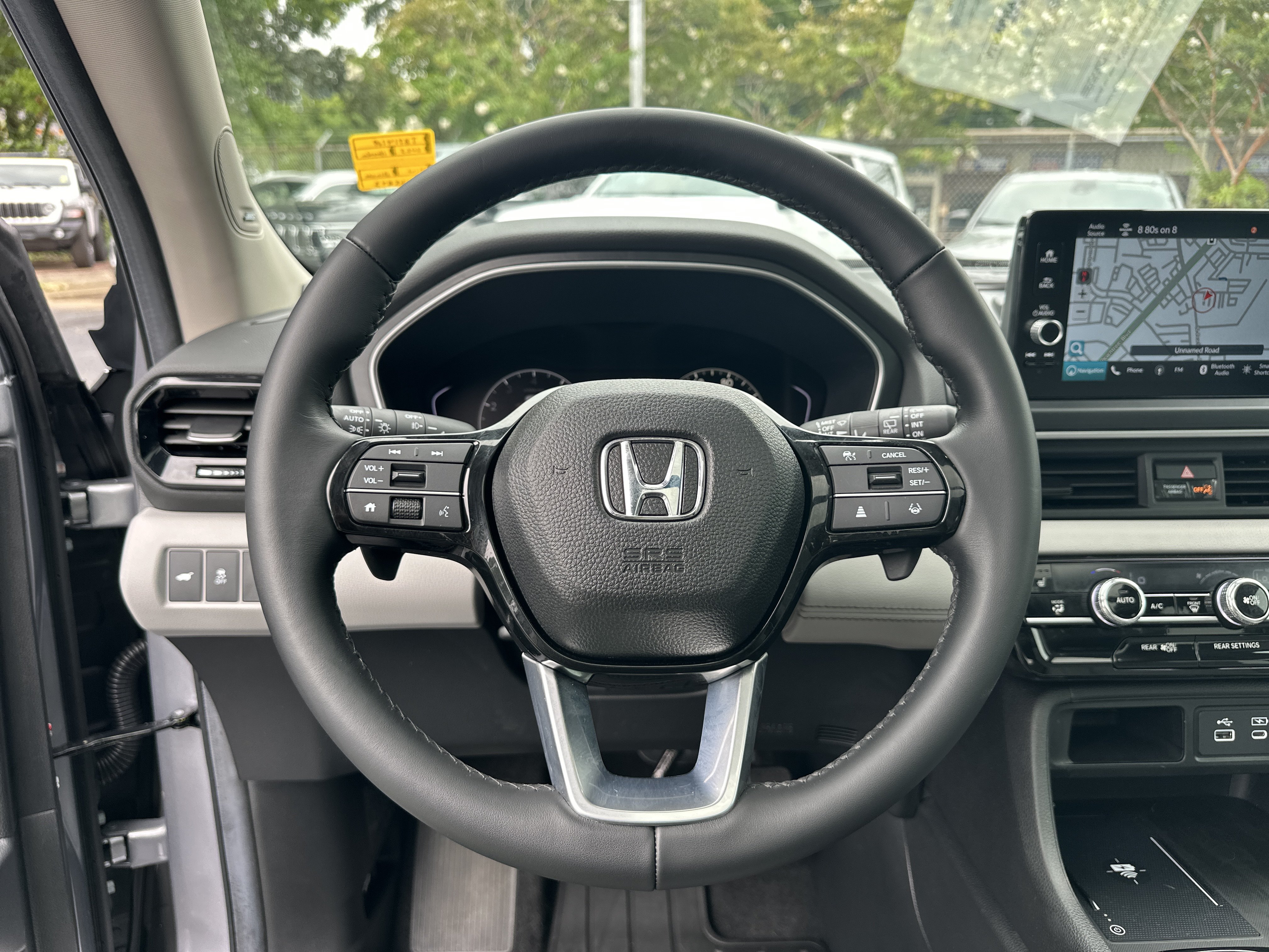 Used 2025 Honda Pilot Touring image 25