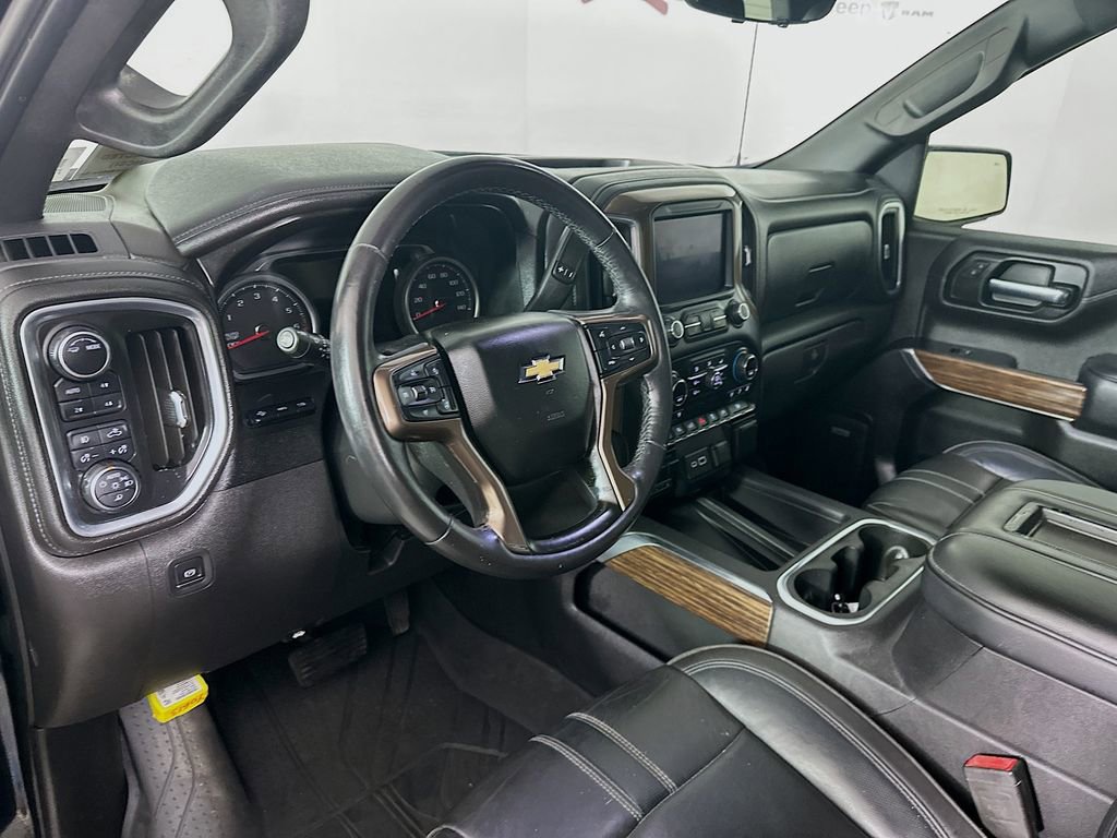 Used 2020 Chevrolet Silverado 1500 High Country w/ Technology Package image 30