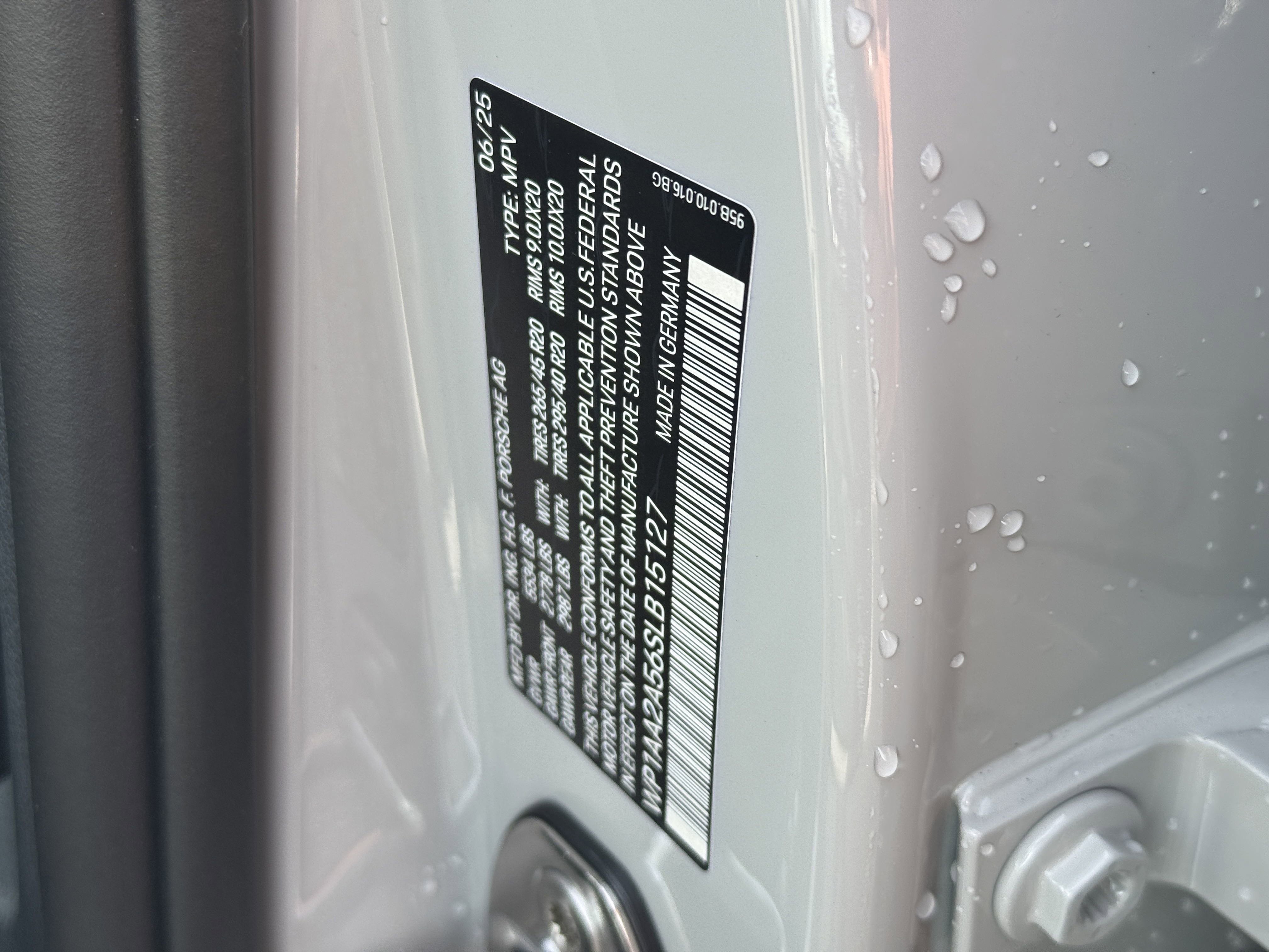 New 2025 Porsche Macan image 38