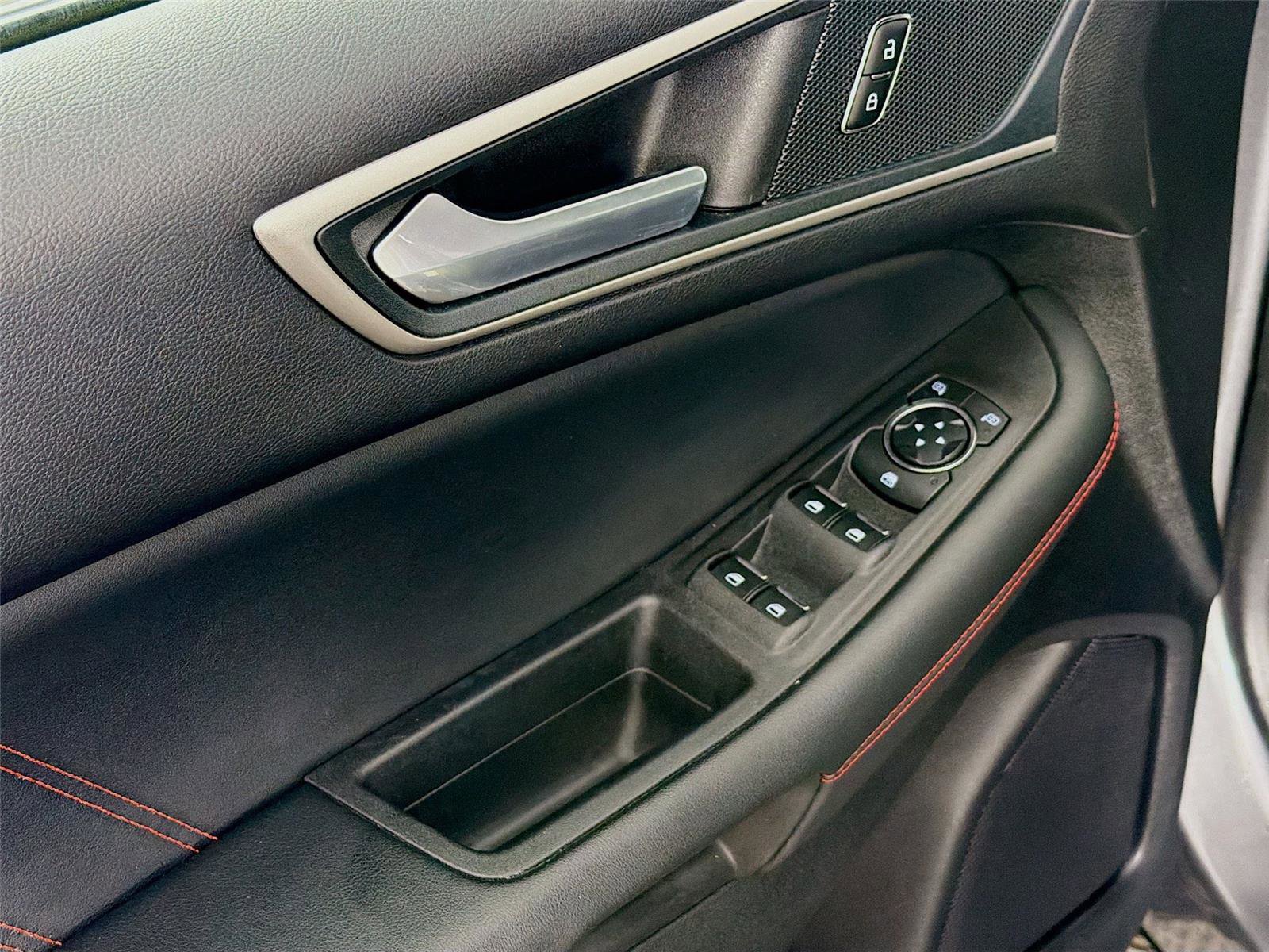 Used 2024 Ford Edge ST-Line image 18