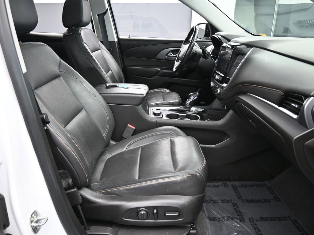 Used 2021 Chevrolet Traverse Premier w/ Redline Edition image 36