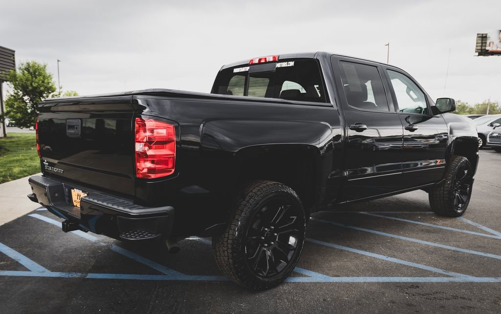 Used 2018 Chevrolet Silverado 1500 LT w/ All Star Edition image 11