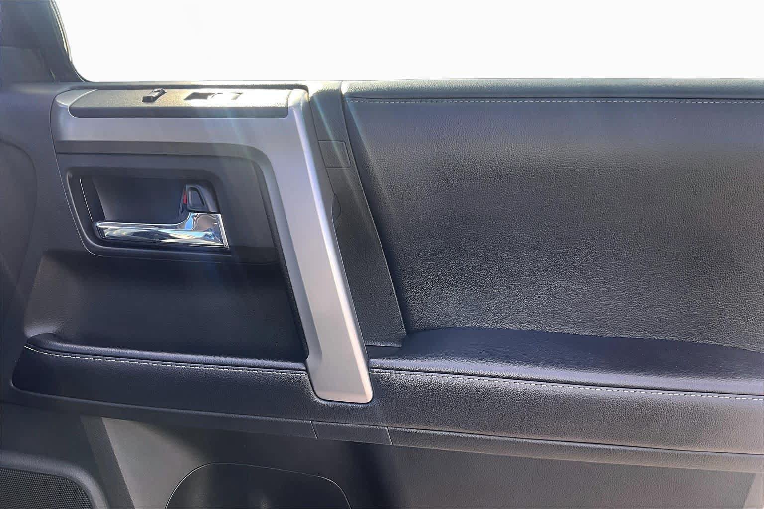Used 2019 Toyota 4Runner Limited AWD/4WD image 23