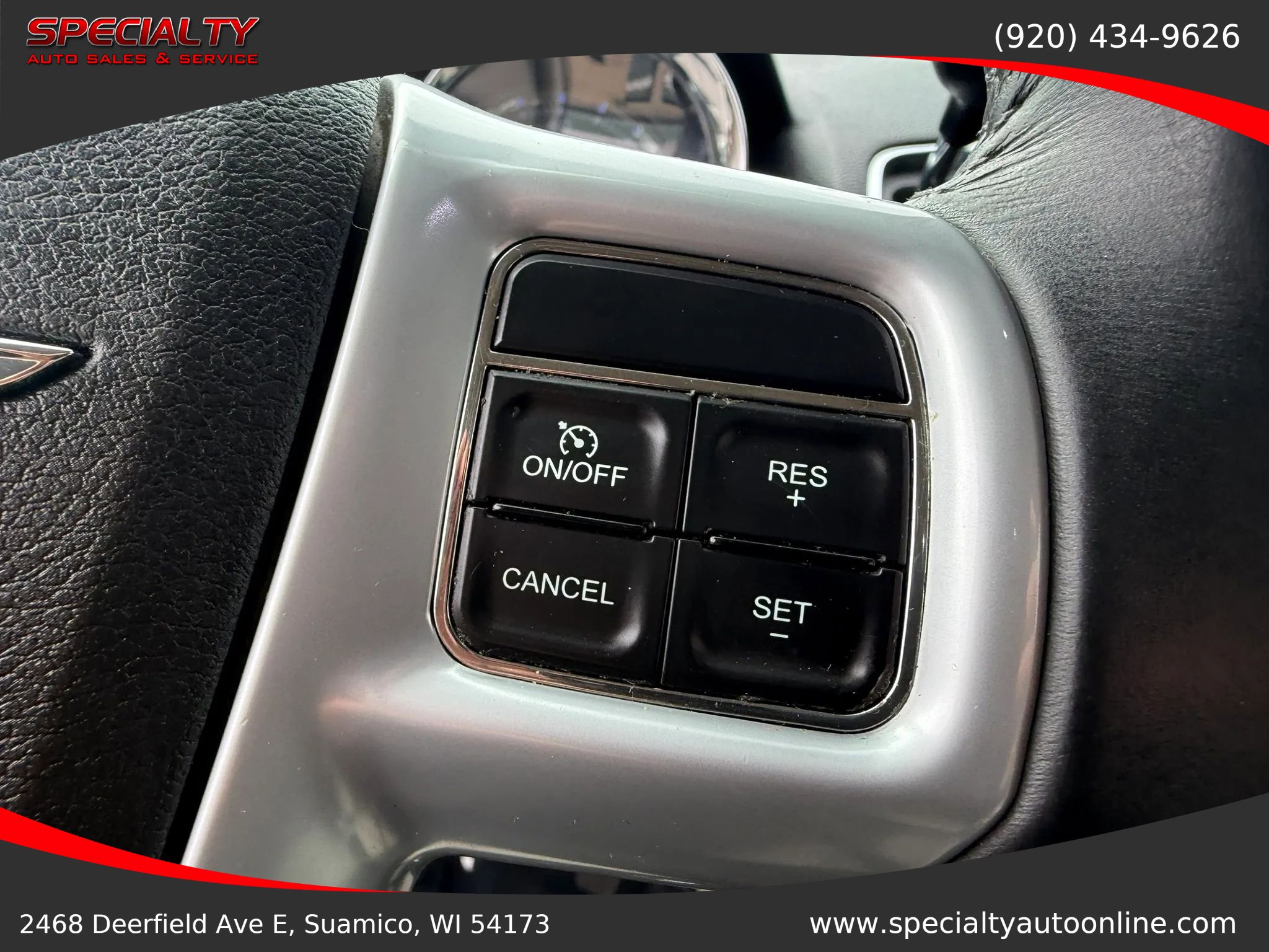 Used 2013 Chrysler Town & Country Touring FWD image 14