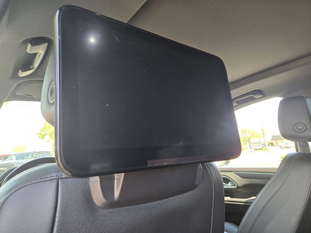 Used 2021 Chevrolet Tahoe RST w/ Luxury Package AWD/4WD image 19