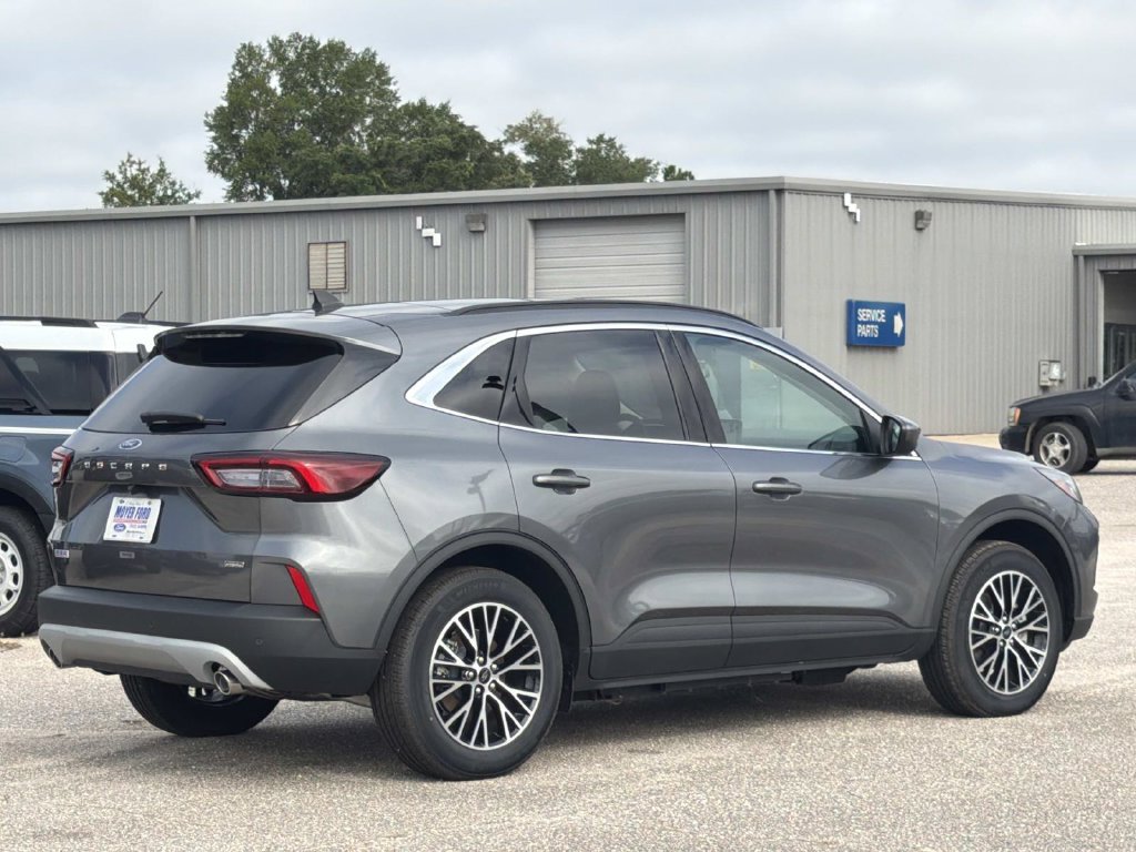 New 2025 Ford Escape SE w/ PHEV Premium Package FWD image 5