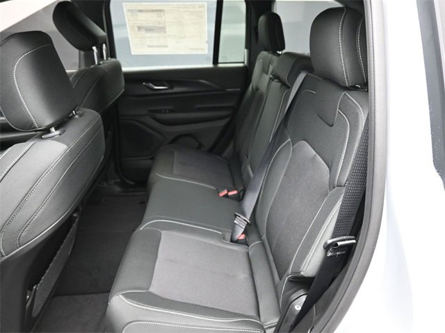 New 2025 Jeep Grand Cherokee Laredo image 17