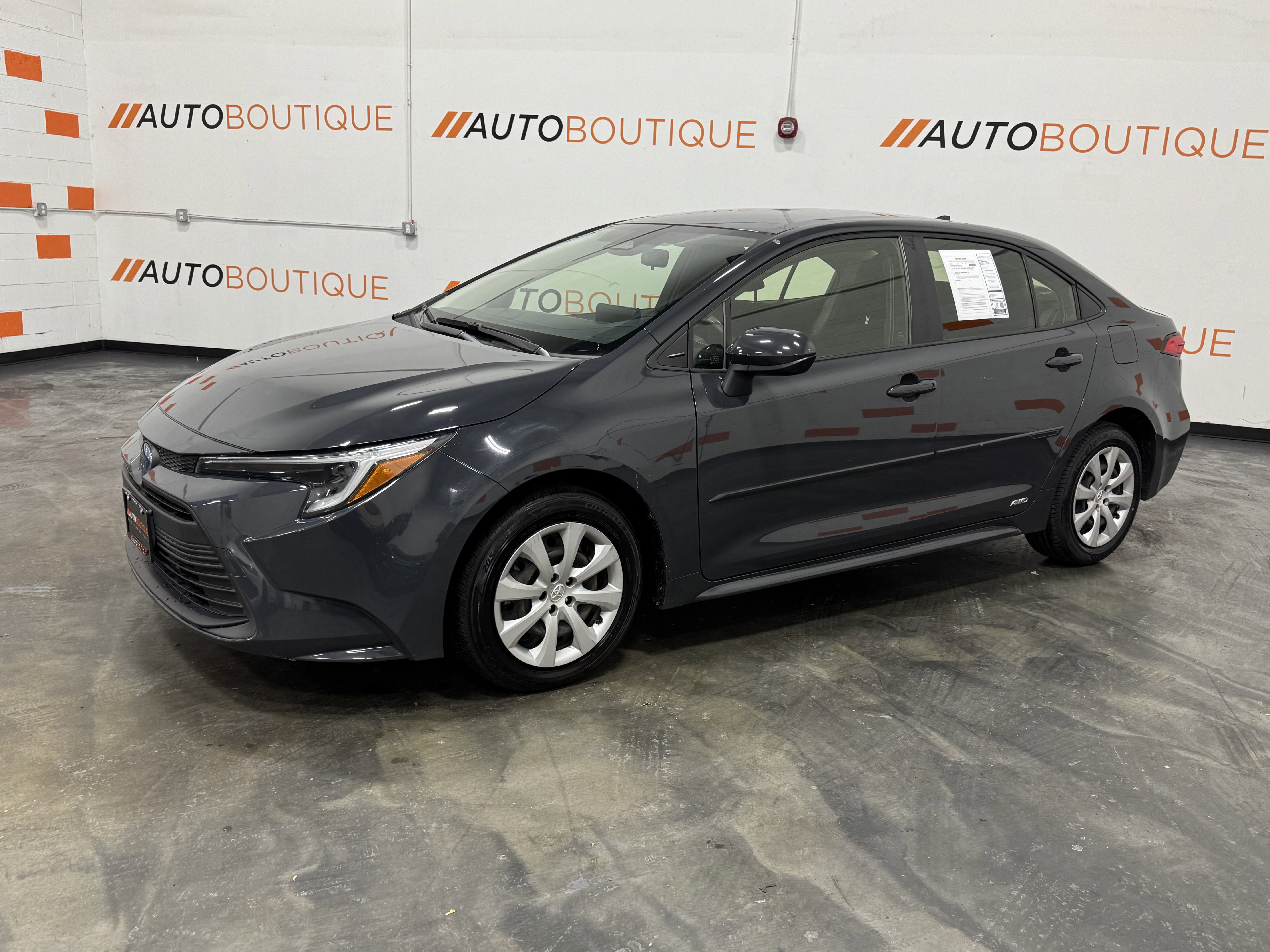 Used 2023 Toyota Corolla LE image 32