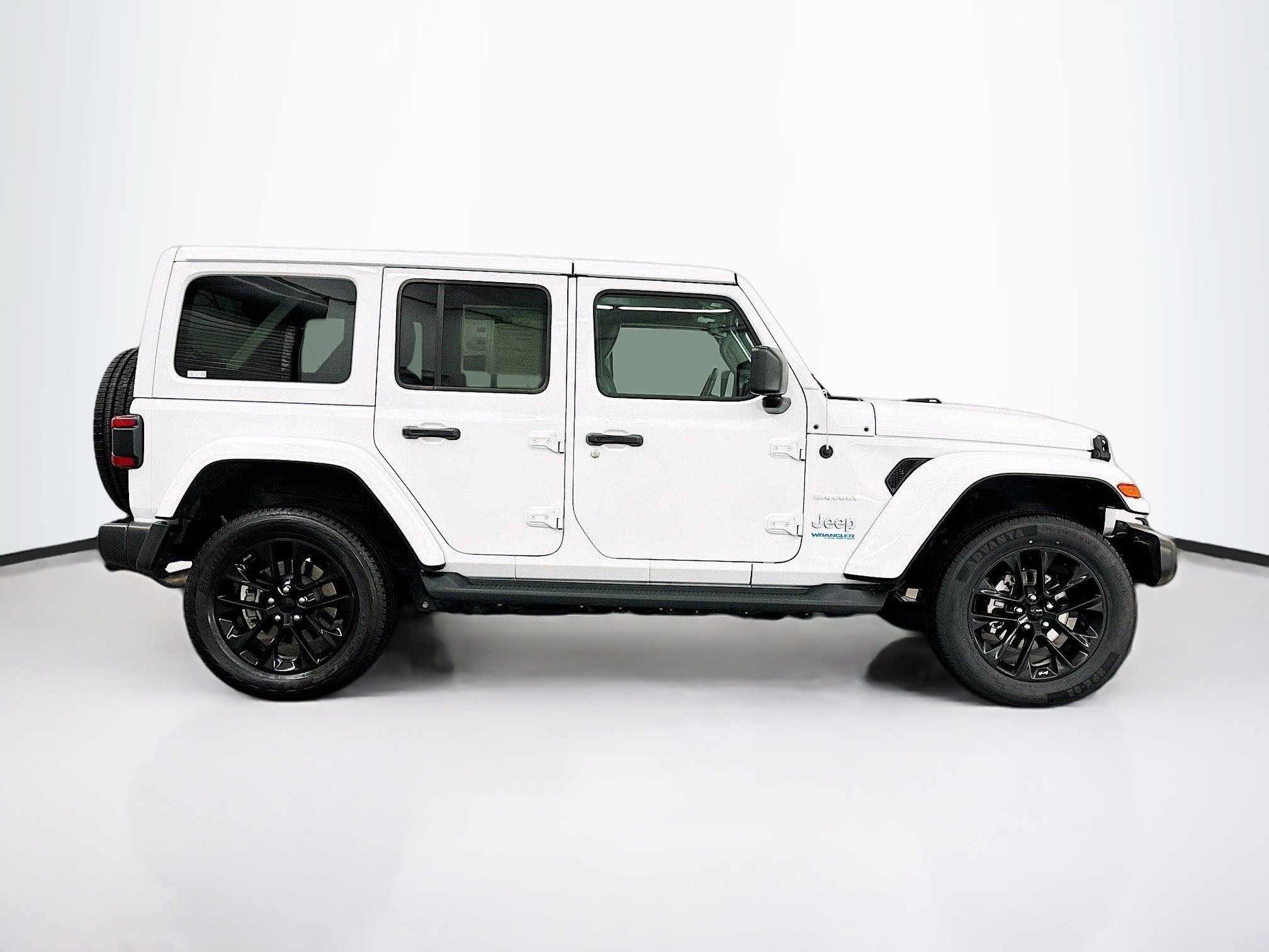 Used 2021 Jeep Wrangler Sahara w/ Cold Weather Group image 10