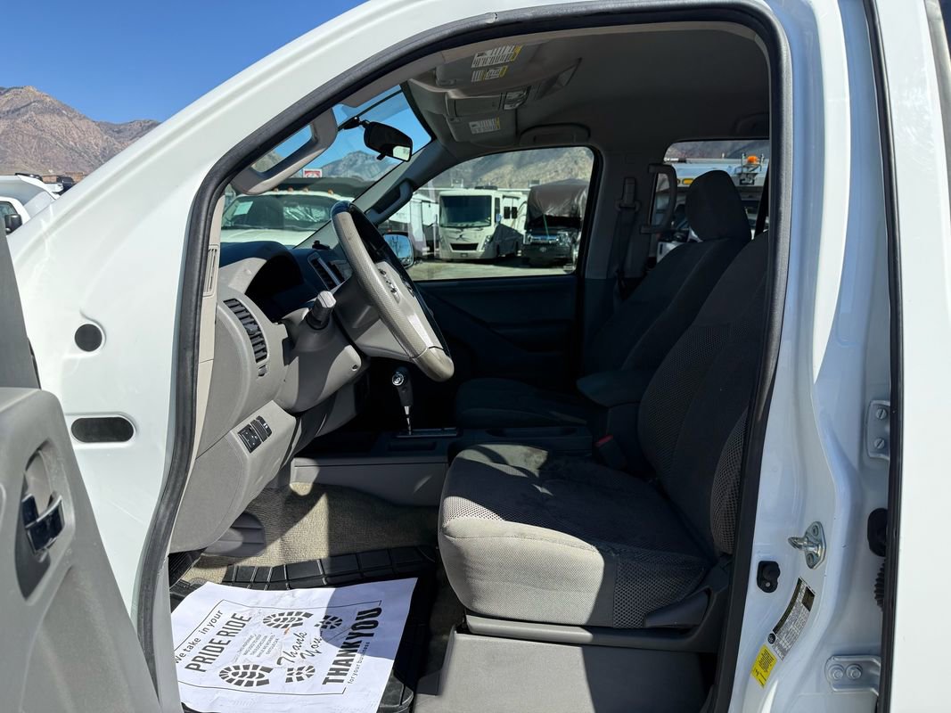 Used 2016 Nissan Frontier SV image 11