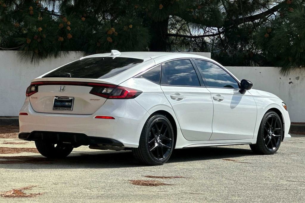 Used 2023 Honda Civic Sport image 4