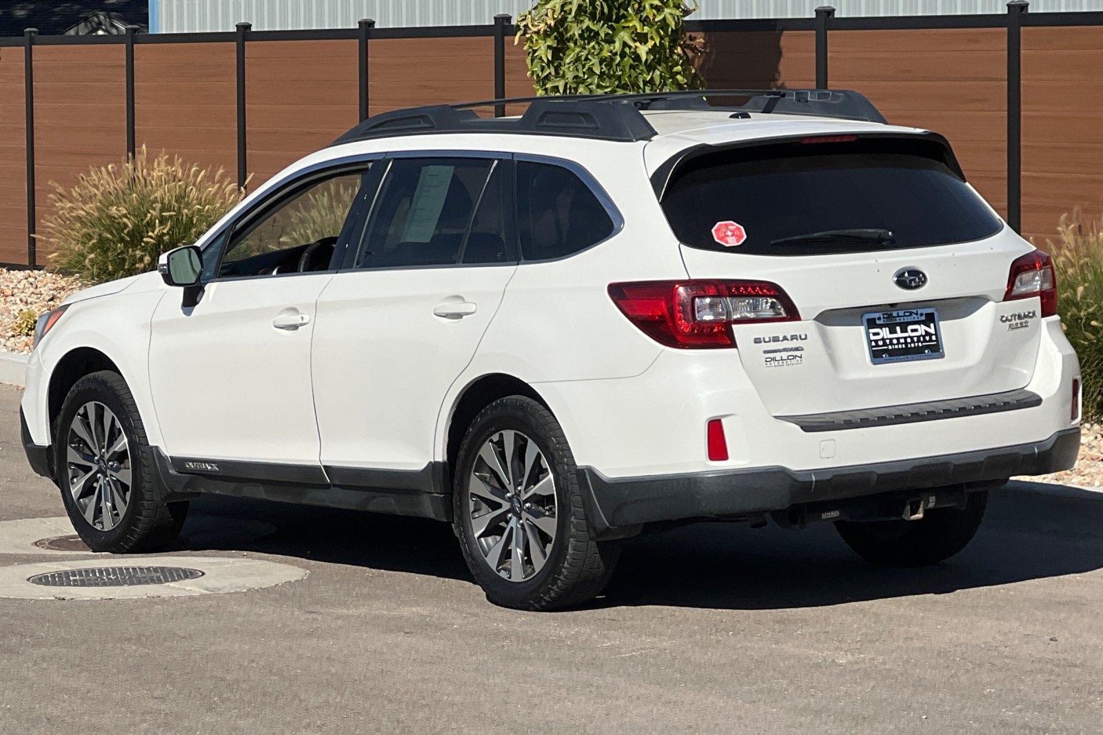 Used 2015 Subaru Outback 2.5i Limited AWD/4WD image 9