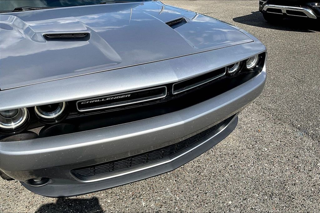 Used 2015 Dodge Challenger SXT Plus RWD image 31