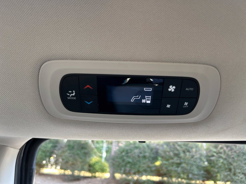 Used 2021 Chrysler Pacifica Touring-L w/ Uconnect Theater Family Group FWD image 46