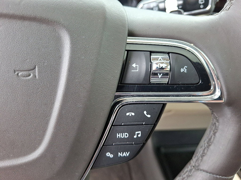Used 2021 Lincoln Navigator Reserve w/ Luxury Package AWD/4WD image 18