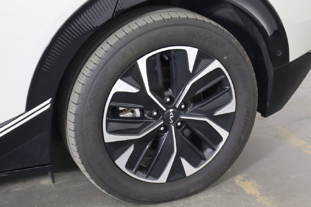 Used 2024 Kia EV6 Wind w/ Wind Technology Package RWD image 47