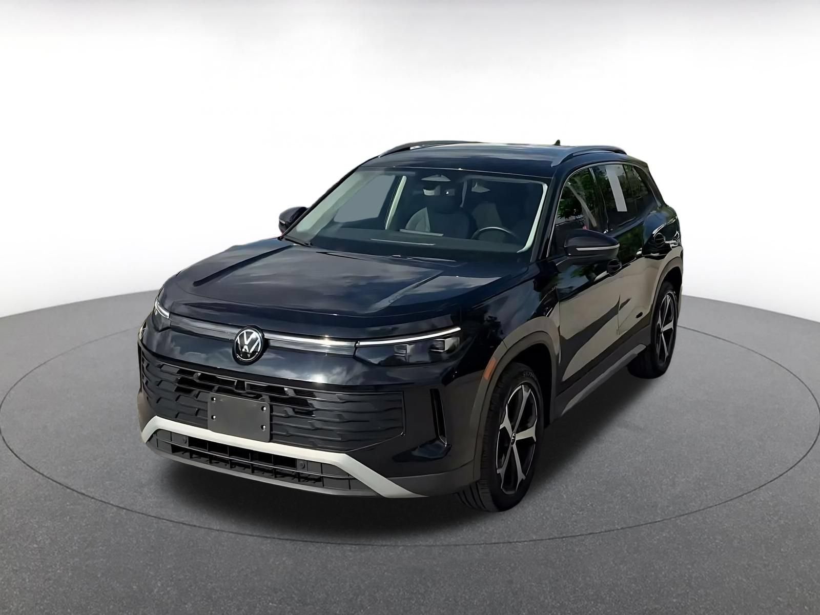 Used 2026 Volkswagen Tiguan SE AWD/4WD image 7